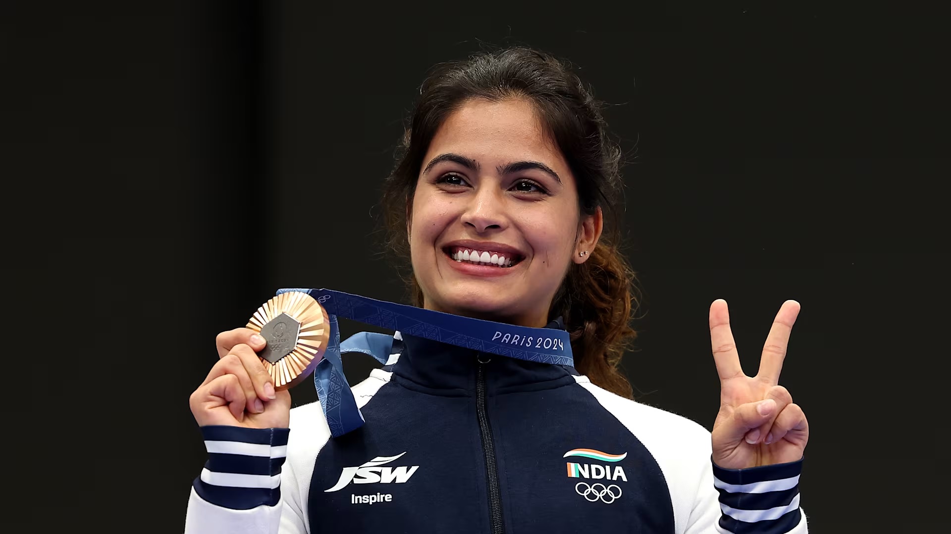 manu bhaker can win one more medal at olympics 2024 made her qualification for 25 meter air pistol final 1