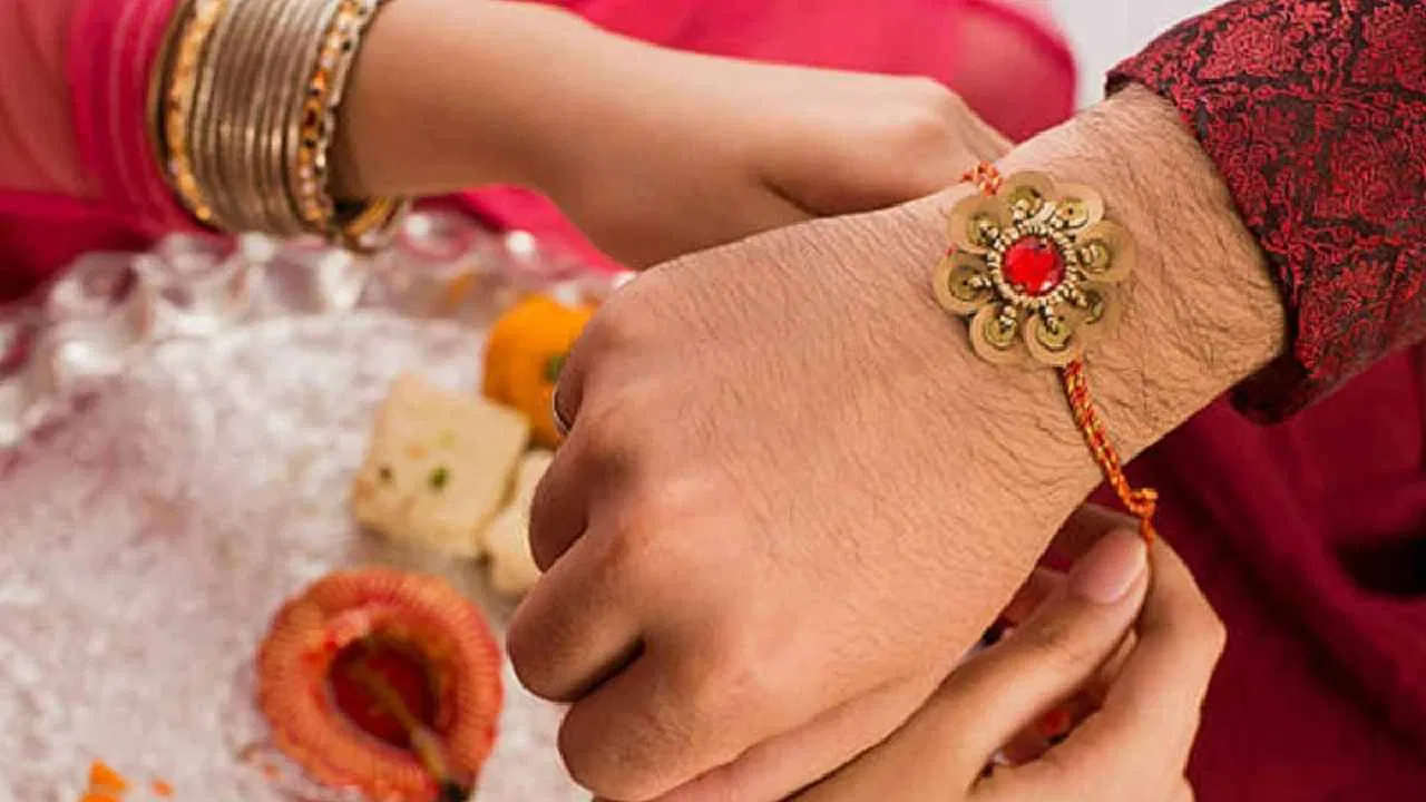 raksha bandhan 2024 rakhi muhurat bhadra for 7 hours 3 best times to tie rakhi after 1 30 pm23