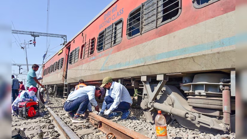 sabarmati express derails near kanpur all passengers safe 1