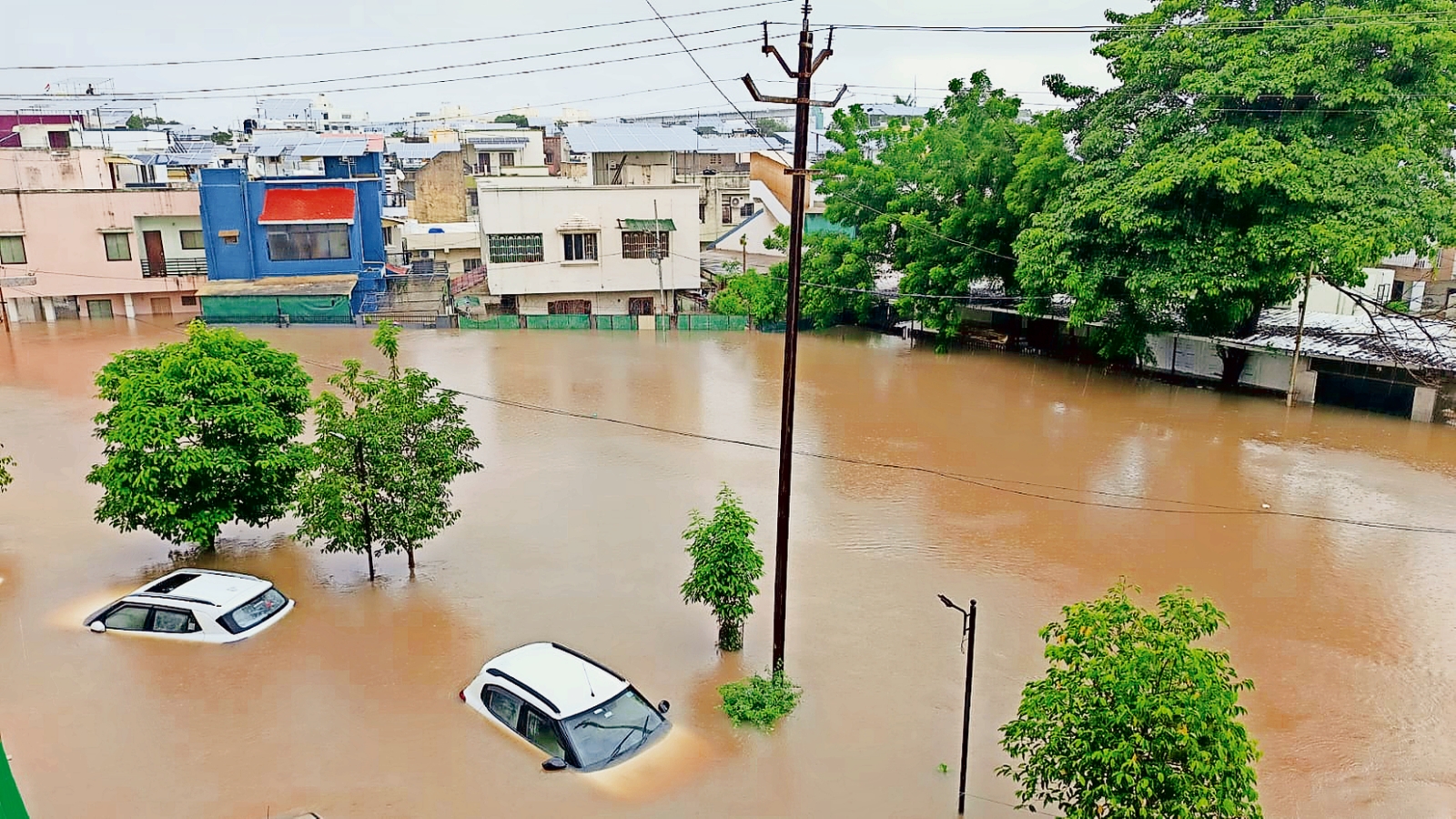 ગુજરાતમાં વરસાદે તબાહી મચાવી1