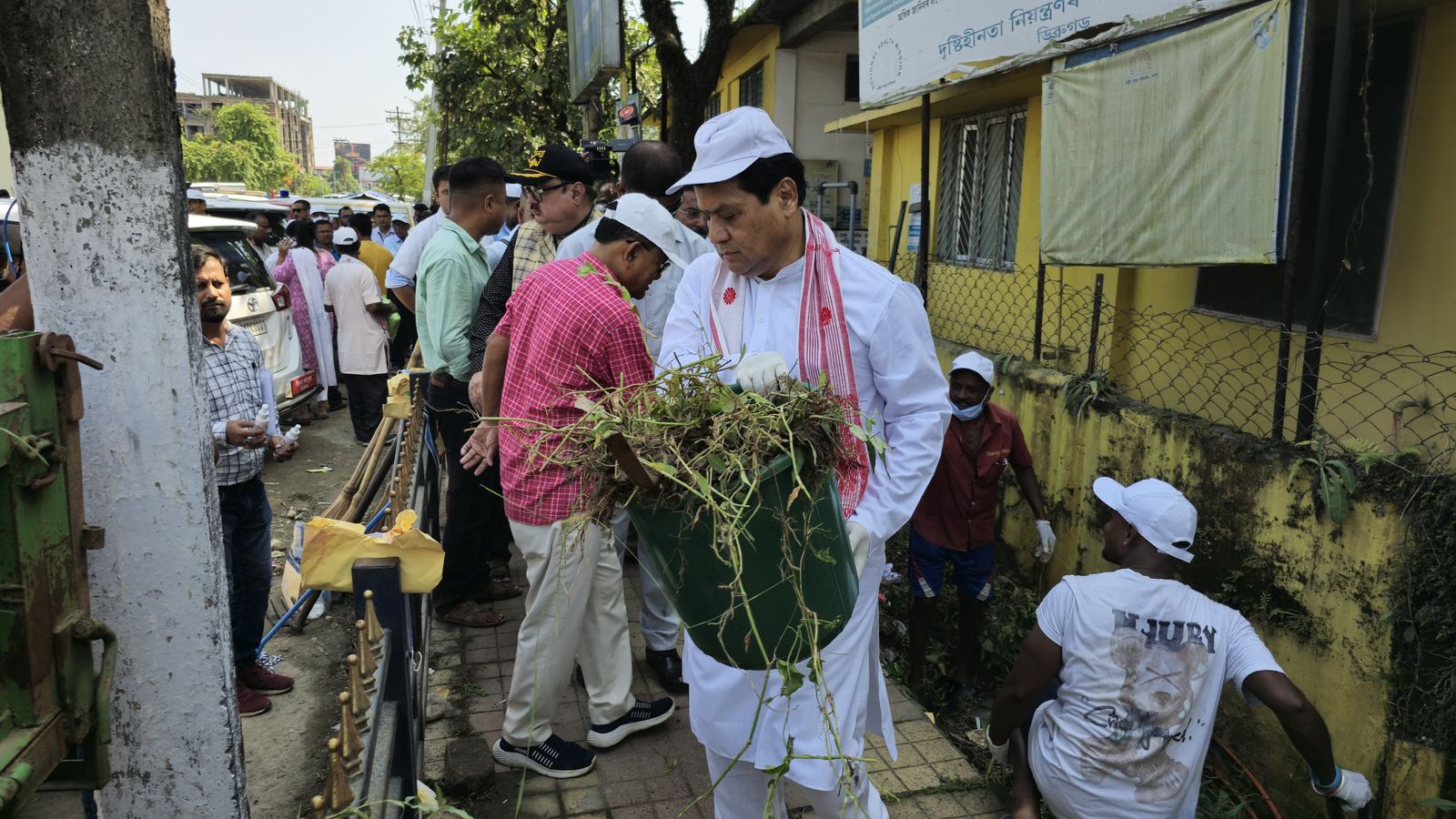 Assam Union Minister Sarbananda Sonowale launched Swachhata Hi Seva campaign from Dibrugarh435