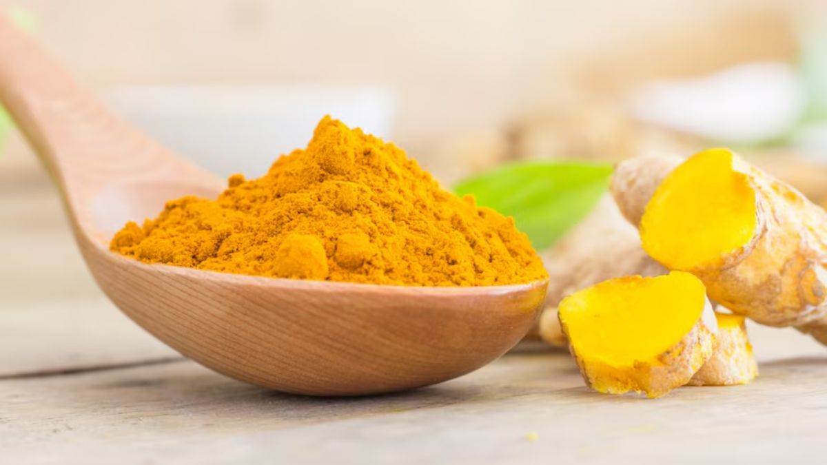 beauty mistakes while applying haldi on face can steal your glow know all about it 2