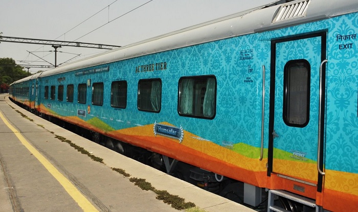 indian railways to run puja special trains before dussehra diwali route and other detail irctc update4