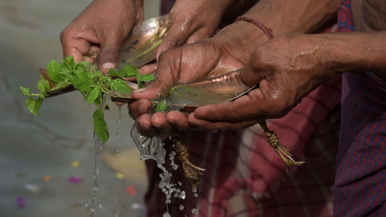 pitru paksha 2024 ghar me shradh kaise karna chahiye pitron ko prasan karne ki puja vidhi2