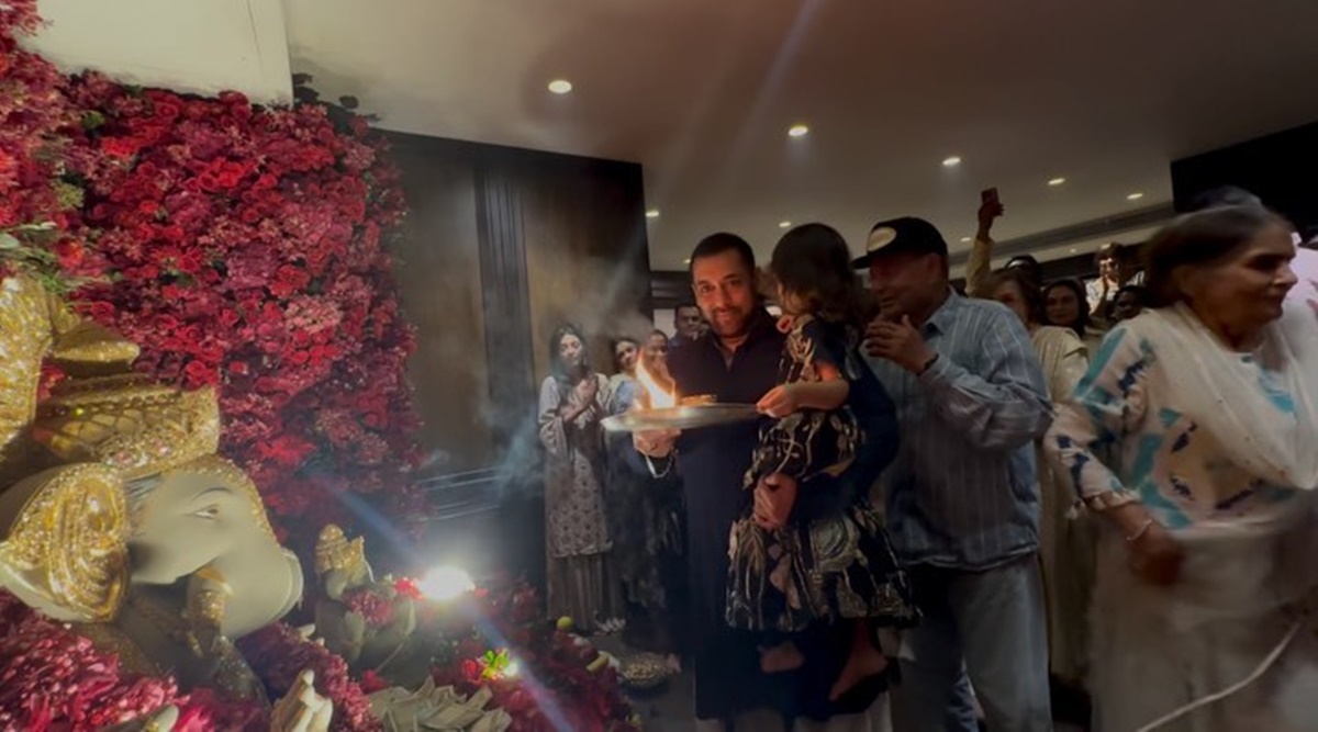 salman khan on ganesh chaturthi performing aarti with his niece aayat1