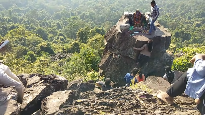 see the 1000 year old idol of bappa here in chhattisgarh1