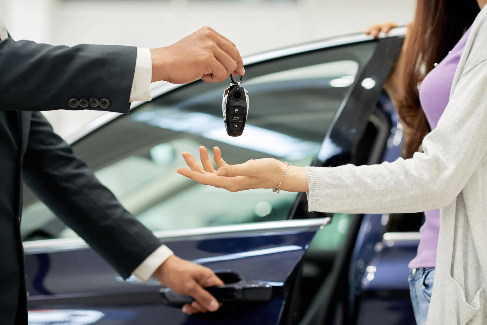 car buyer guide buying a new car after seeing festive offers know pros and cons first3244