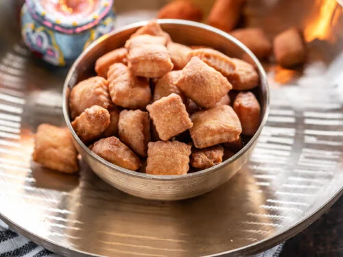 diwali 2024 make crispy shakkarpara like a sweetmaker at home this diwali the recipe is super easy243