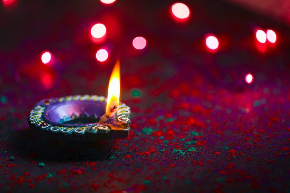 diwali 2024 vastu tips deepawali ke din jalayein mustord oil ka diya know the right directions2