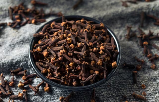 health benefits of clove use as spice laung ke fayde1