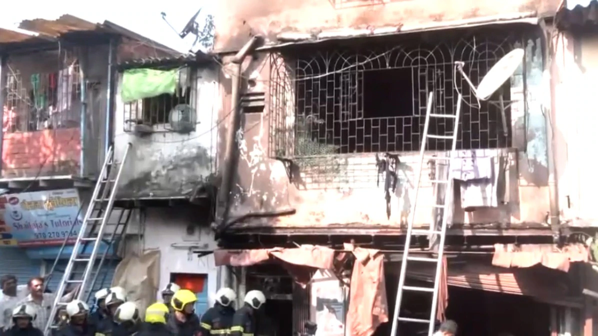 mumbai 7 people including 3 children died after a fire broke out in chembur