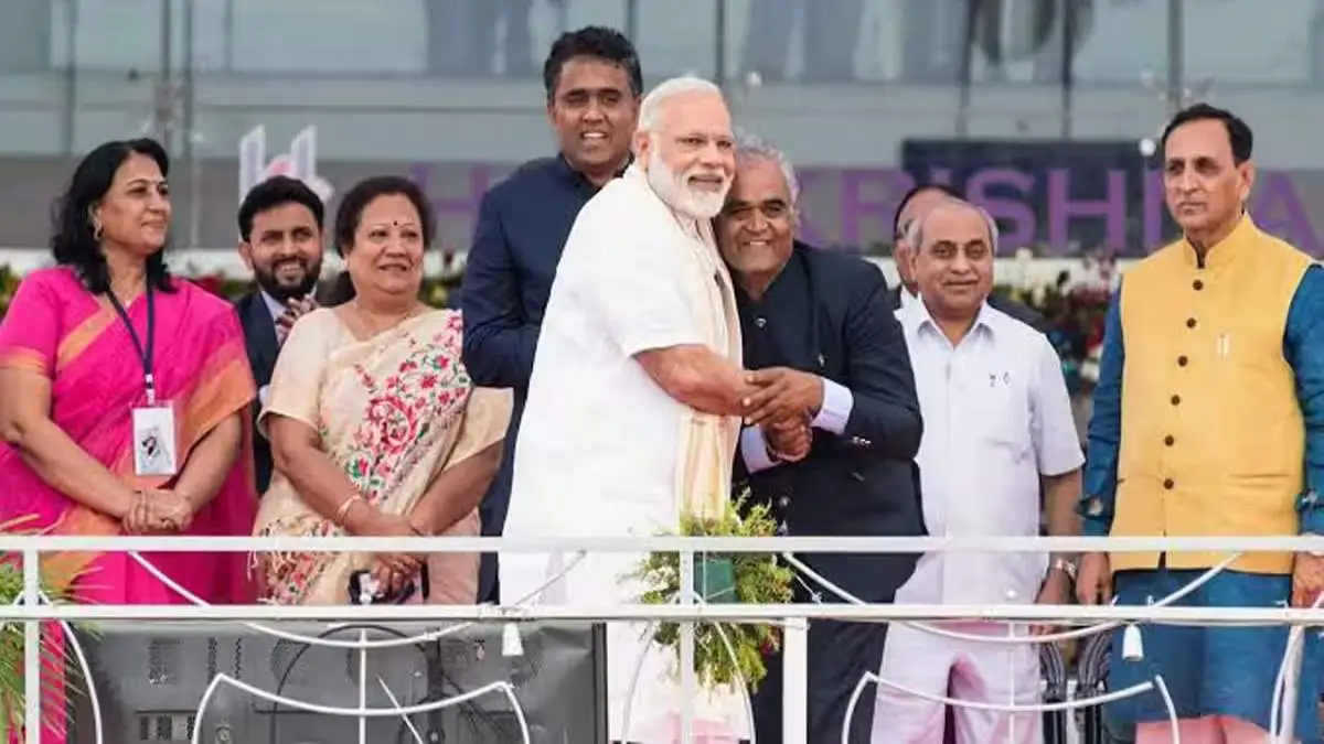 pm modi fulfilled dream of gujarat philanthropist savji dholakia bharat mata sarovar inaugurated