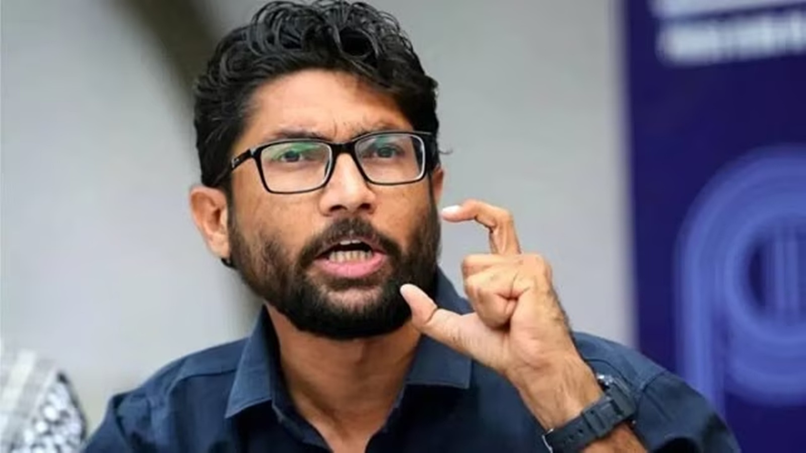 protest against sc st cell in charge gujarat congress mla jignesh mevani demands resignation dalit community ntc rptc1