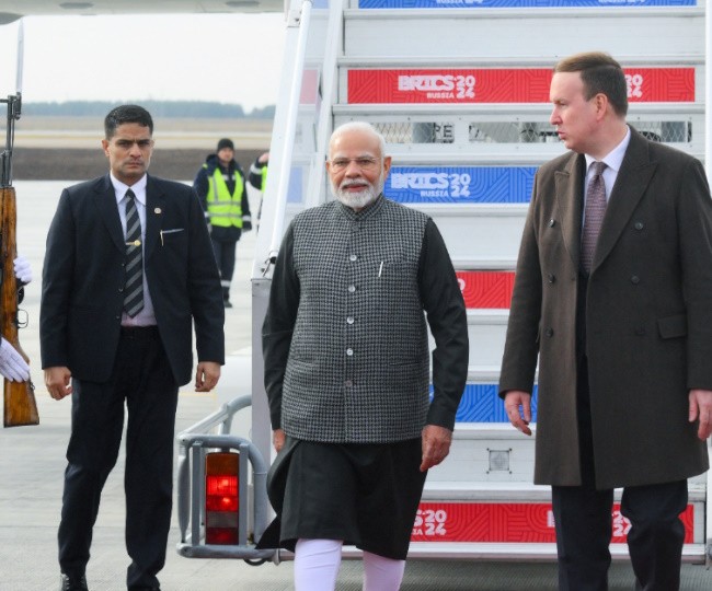 russia pm modi holds bilateral talks with iranian president on sidelines of brics summit e34