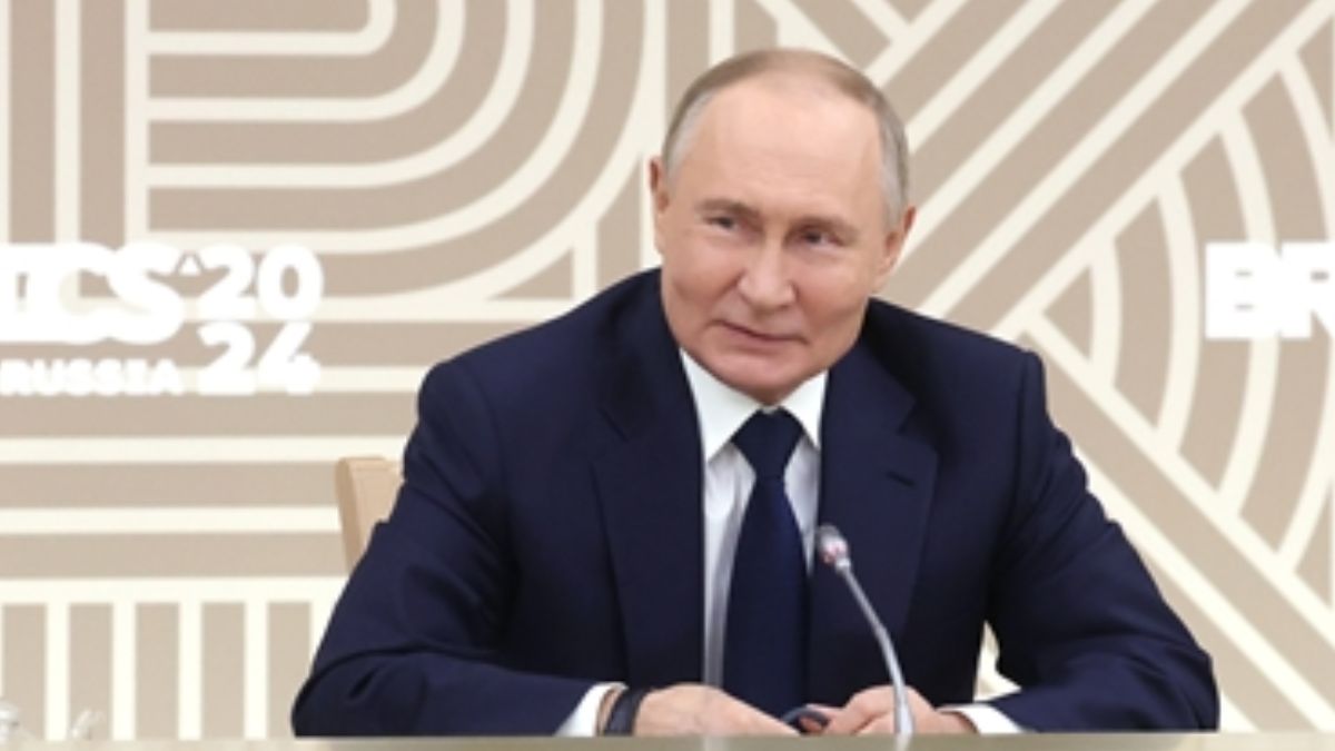 russia putin emphasizes on swift system to break the dominance of us dollar before brics summit2024