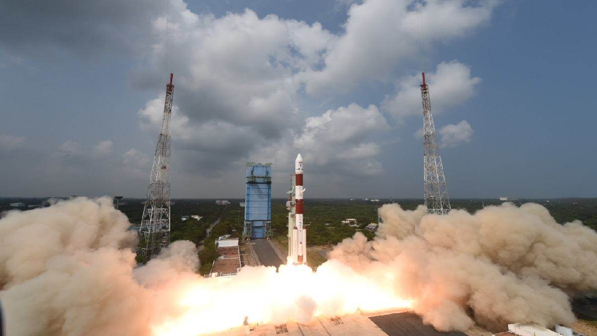 upper part of isro pslv 37 rocket returned to earth atmosphere record 104 satellites were launched through it3423