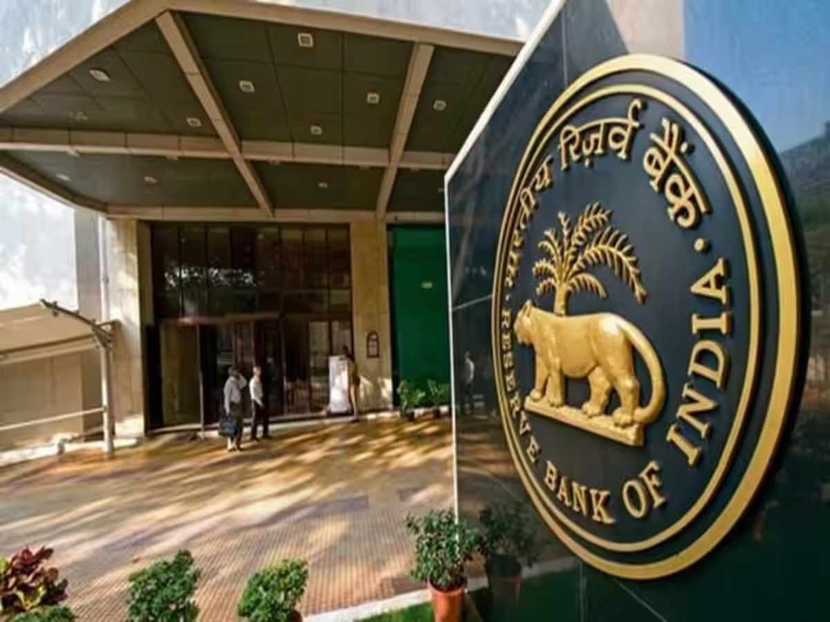 why is rbi worried about banks and nbfcs giving gold1