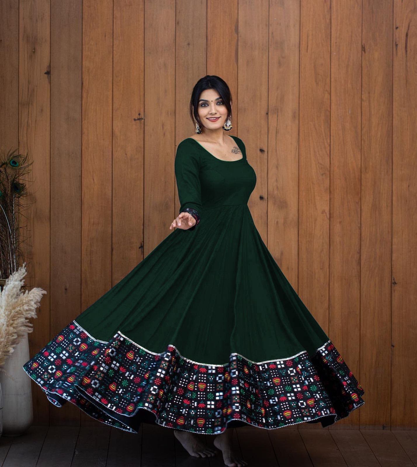 do not buy these 5 outfit for wedding function are out of fashion2