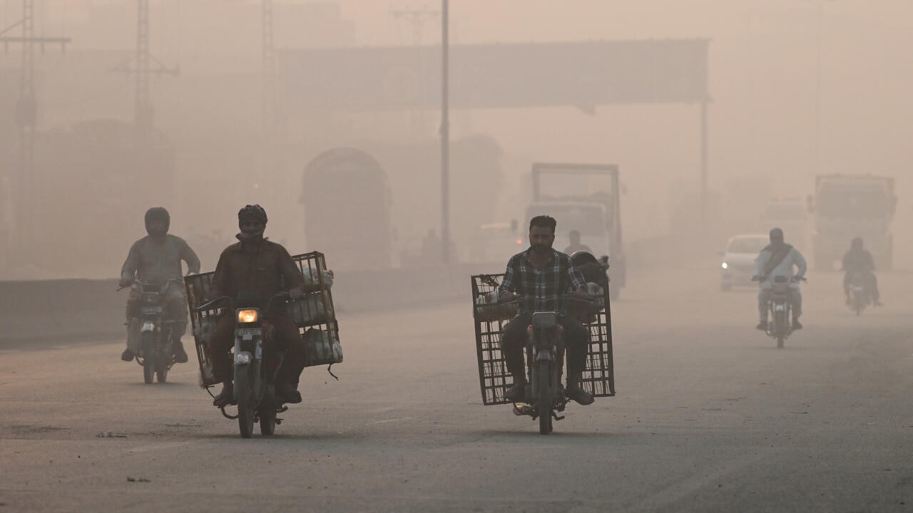 many cities from delhi to lahore are facing air pollution43