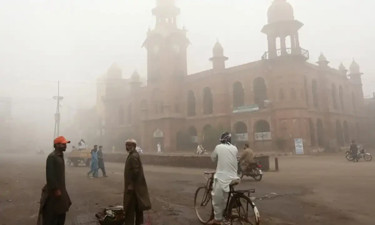 pakistan air pollution aqi level punjab banned most outdoor activitiesw324