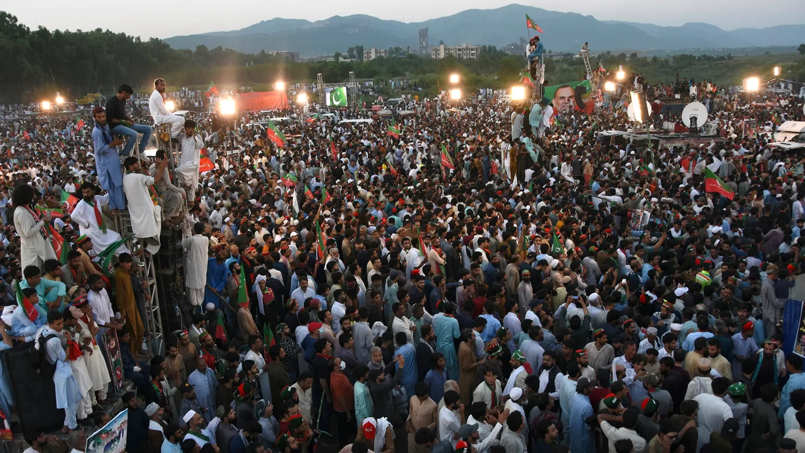 pti supporters preparations for agitation in islamabad for release of imran khan clash with police