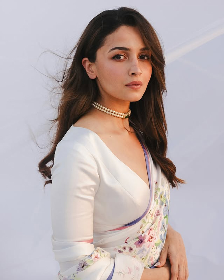 alia bhatt inspired white colour saree look for women articleewwer