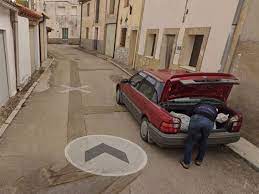 other google map took a picture of a man keeping a dead body in the trunk of a car police arrested himkdtydti