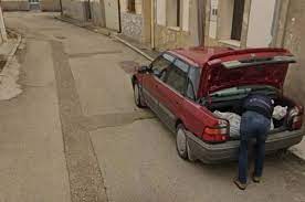 other google map took a picture of a man keeping a dead body in the trunk of a car police arrested himo7uouo