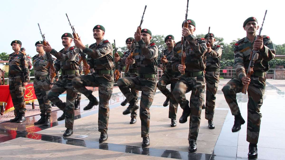 vijay diwas celebrations began in dhaka tribute was paid to the martyrsFEWEWERT