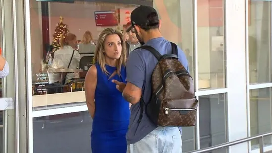 virat kohli fight with australian reporter at airport for clicking photos of his family ind vs ausdsrfwe