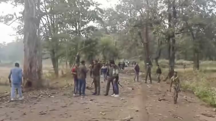 bijapur ied naxals blast one crpf jawan injured at mahadev ghat chhattisgarh2