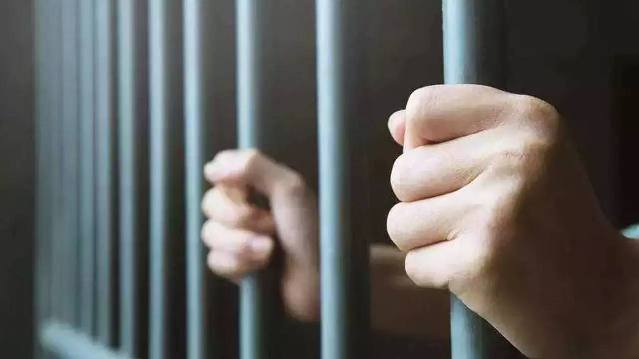 bulandshahr prisoner made a reel jail administration filed a case after it went viral2