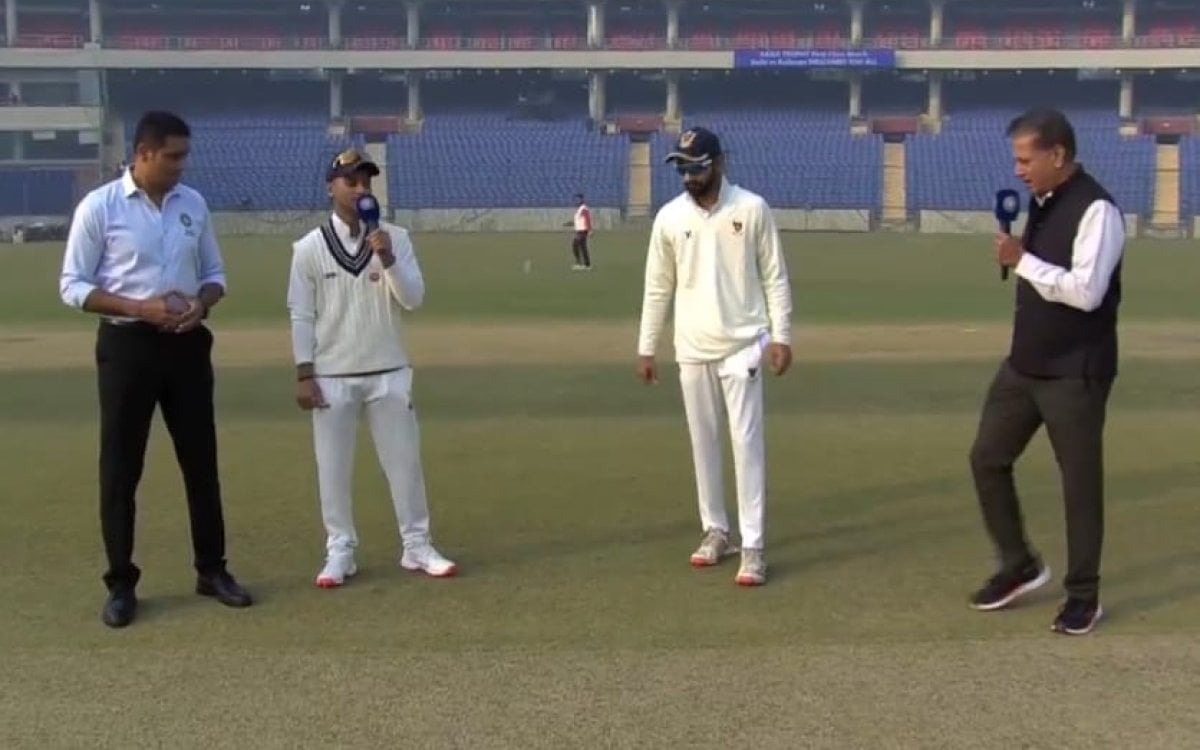 delhi won the toss against railways in ranji trophy 2025 25 and chose to bowl first virat kohli playing for delhi1