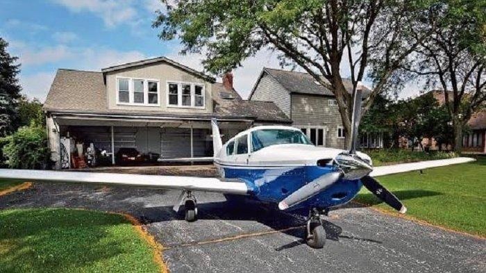 everyone has personal plane in unique town cameron airpark california fly in community ghar ghar me plane2