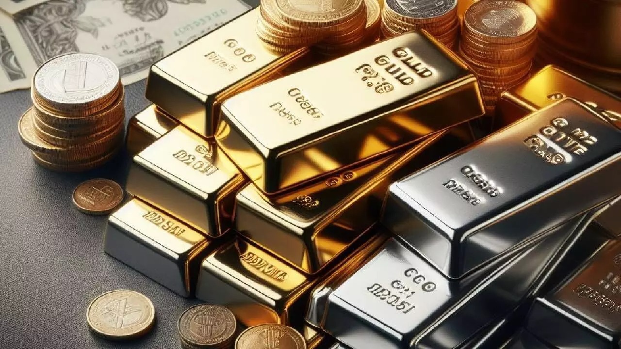 gold futures up by rs 327 and silver futures up by rs 222 crude oil futures up by rs 821