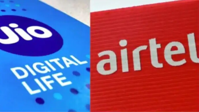 jio or airtel whose plan is cheaper for one month which one offers more benefits2