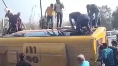 kanpur school bus overturned seven people injured include student2