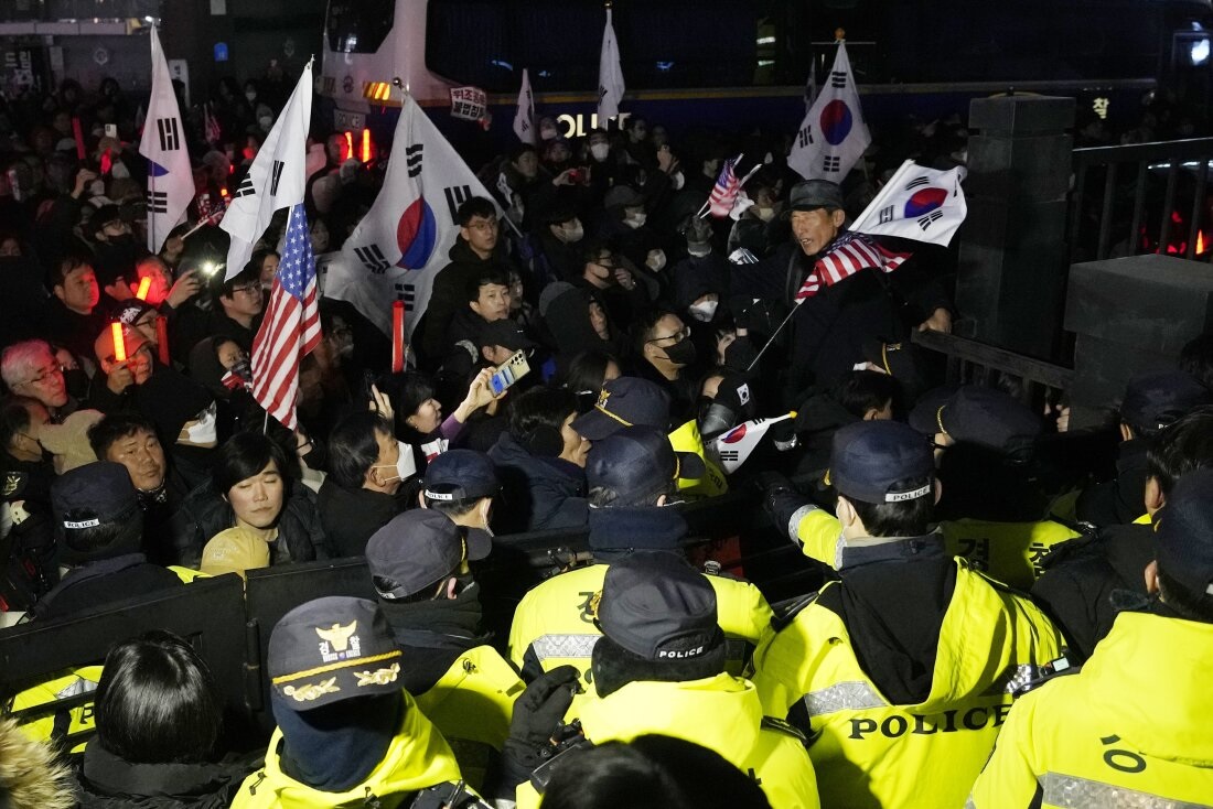 south korea president yoon suk yeol formally arrested1