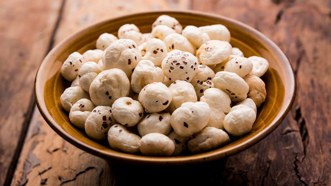 6 health benefits of snacking on makhana every day1