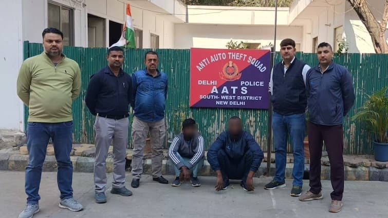 delhi police busted 2 drug smugglers including african national cocaine worth rs 1 5 crore recovered1