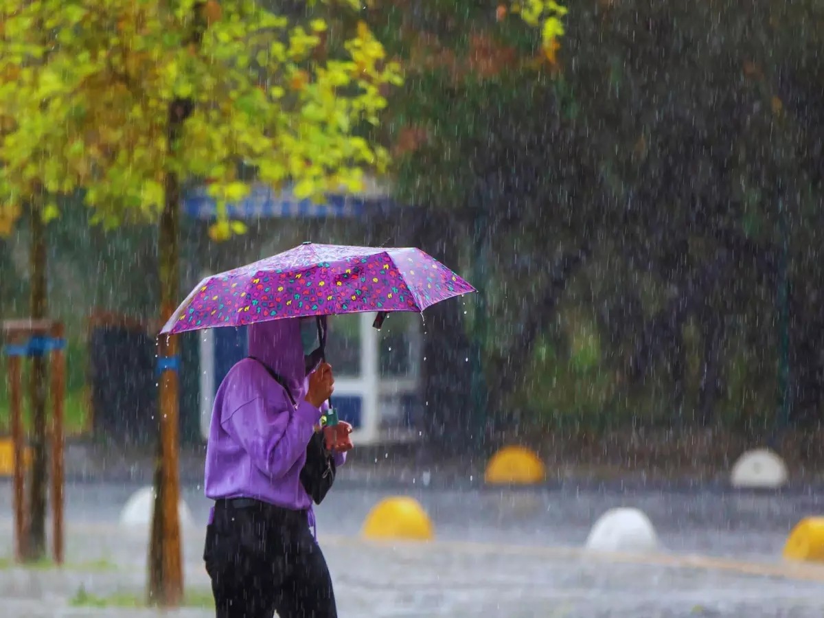 delhi weather update cloudy day today due to strong winds mausam vibhag rain alert1