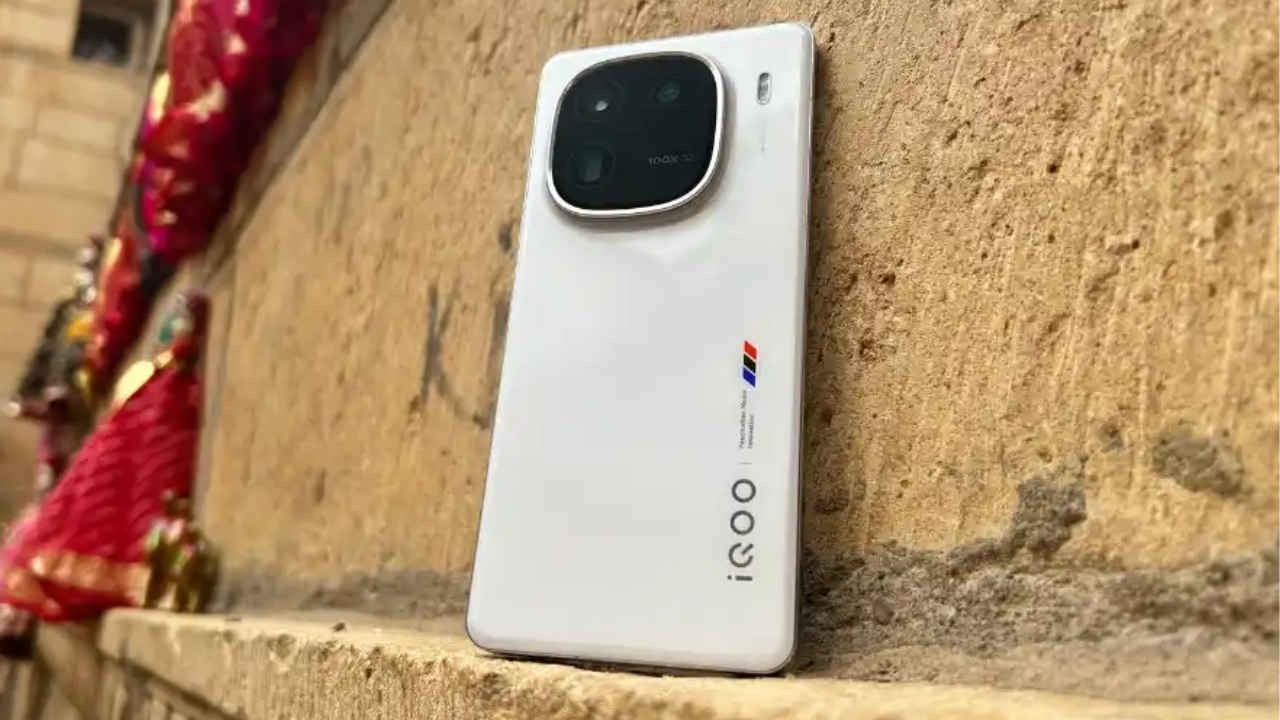 iqoo 12 now available for under rs 41 000 on amazon with bank offers2