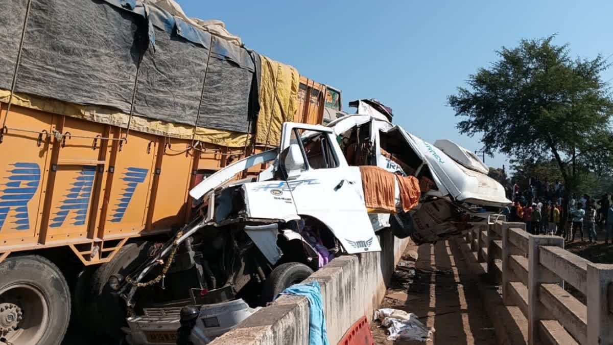 jabalpur road accident due to traveler returning from prayagraj collided with truck near sihora 7 died many injured1