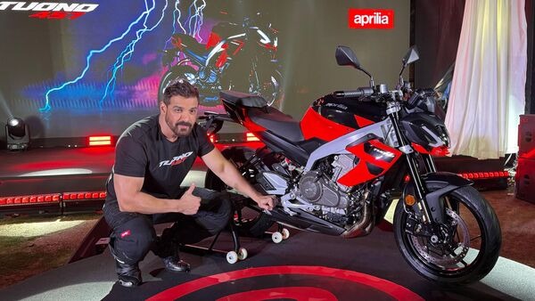 john abraham launches aprilia tuono 457 engine specs and features revealed1