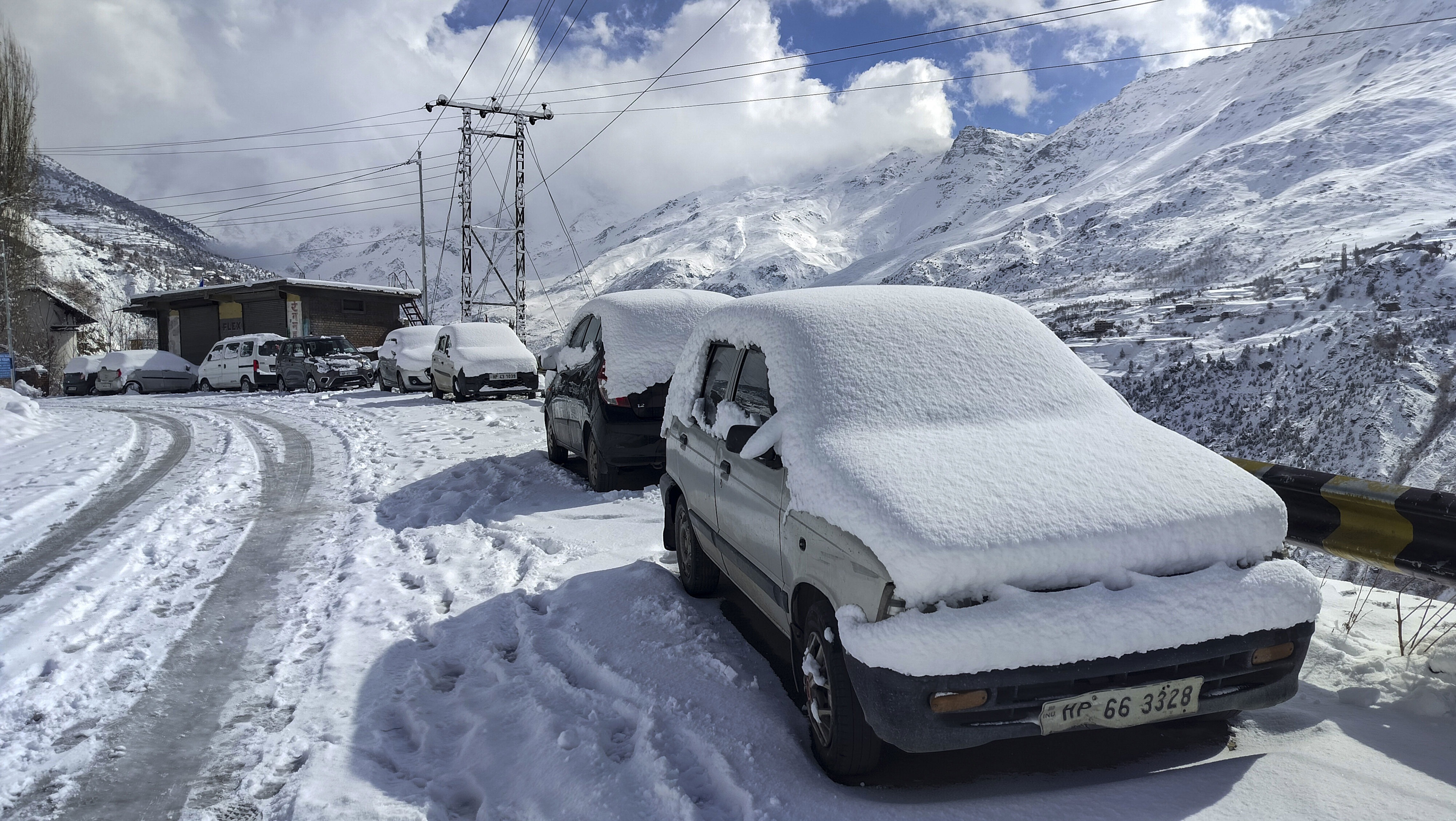 kukumseri temperature drops to minus 11 degrees yellow alert for heavy snowfall1