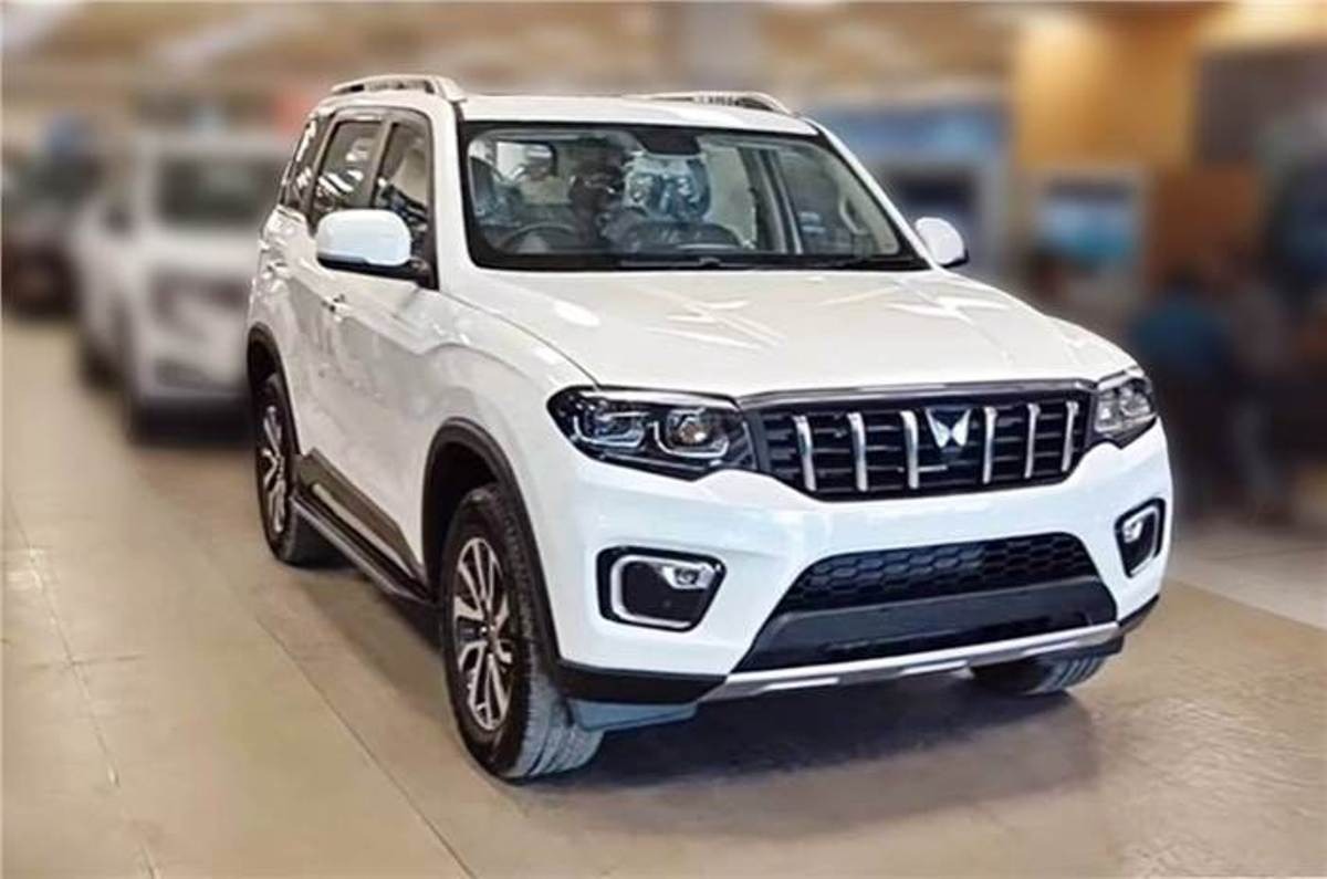 mahindra cars february 2025 discount get up to rs 4 lakh off thar available with rs 1 lakh discount2