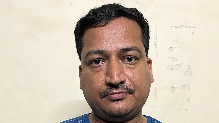 bihar man caught for passport fraud at mumbai airport fir registered in maharashtra