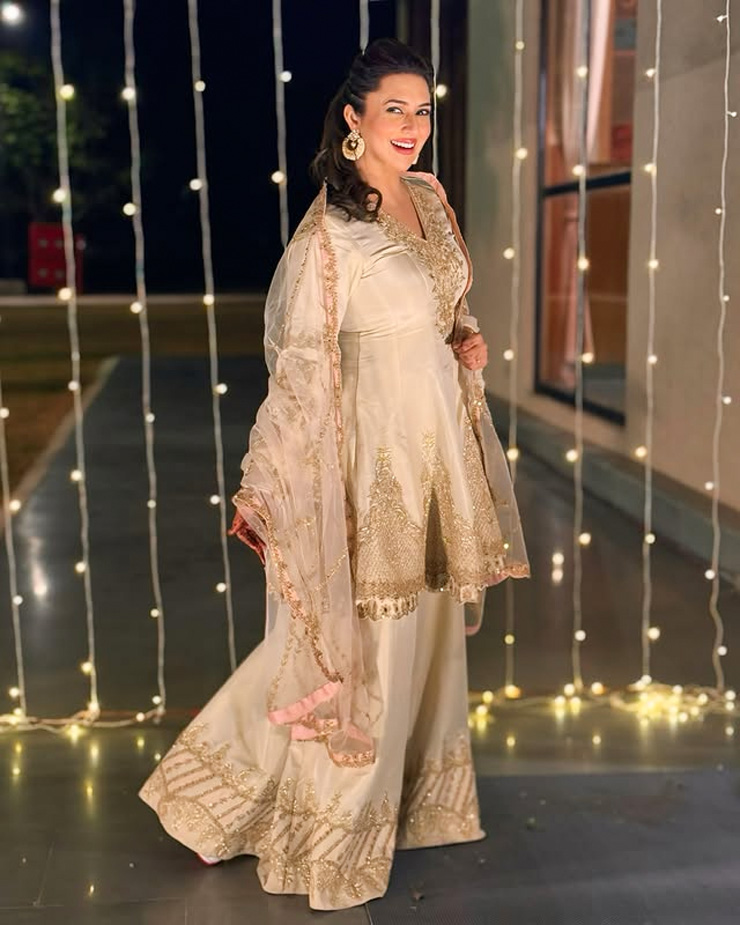 divyanka tripathi beautiful sharara suit designs for eid3