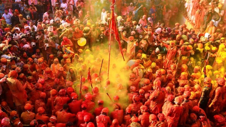 holi 2025 upay bring these things home before holi for prosperity and financial abundance