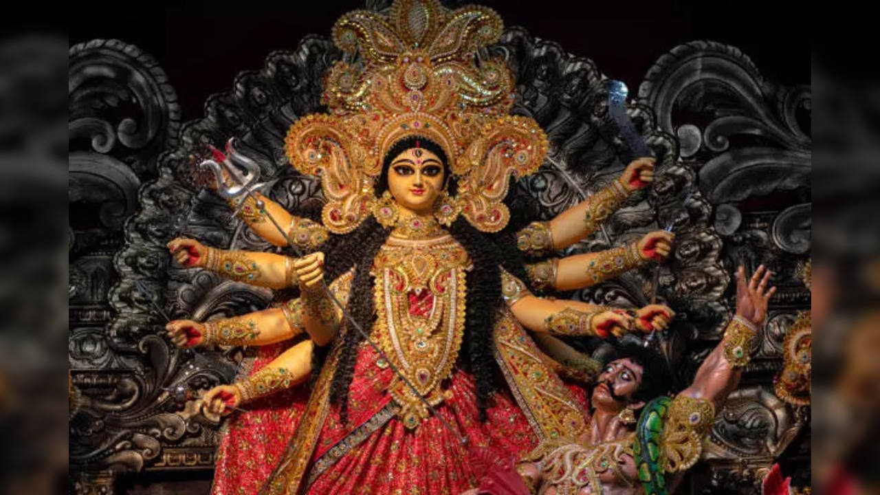 kab se hai chaitra navratri 2025 meaning of seeing maa durga in dreams during chaitra navratri sapne me maa durga ko dekhne ka arth1